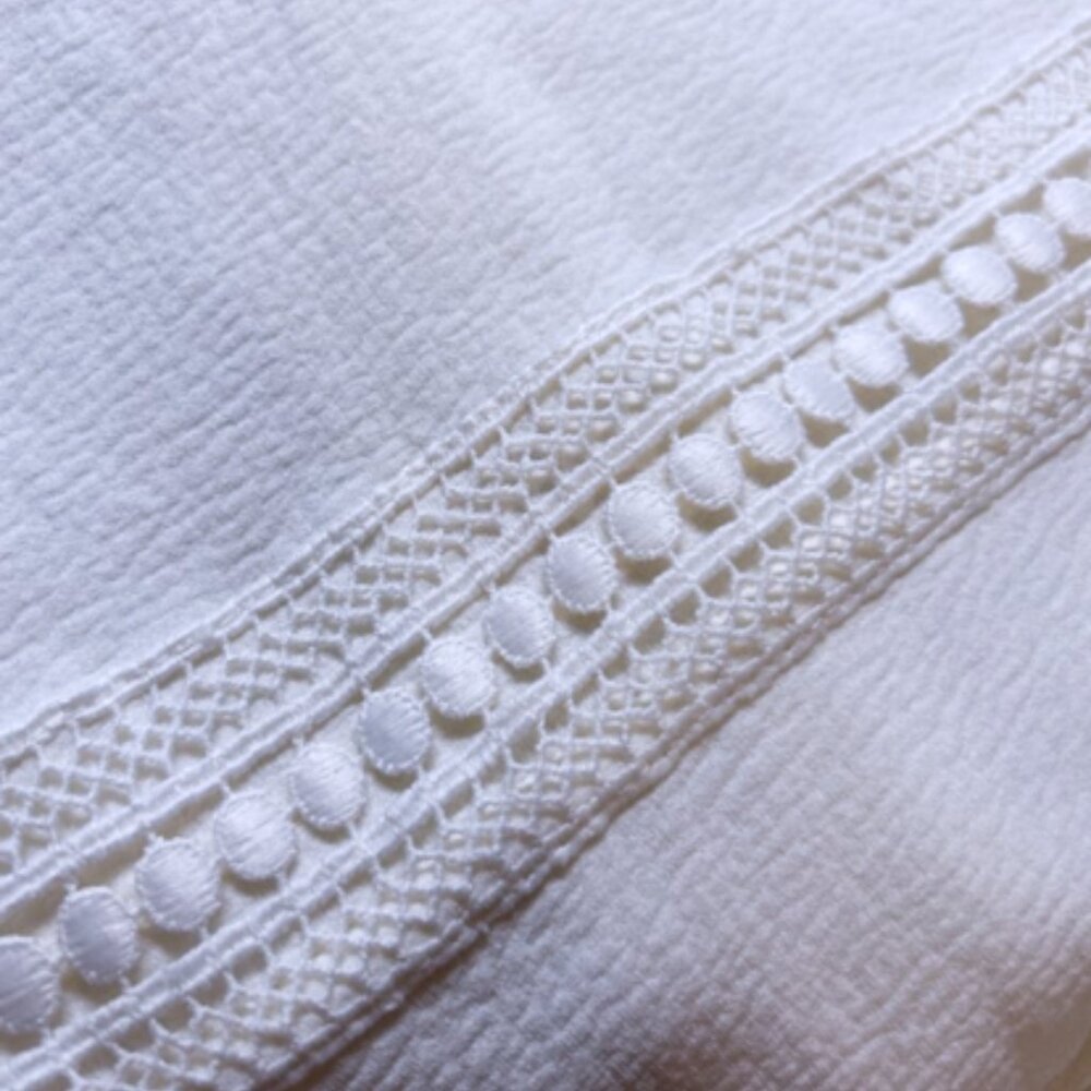 H&M Sleeveless Knee Length White Dress with Embroidery Details - Picture 3 of 3